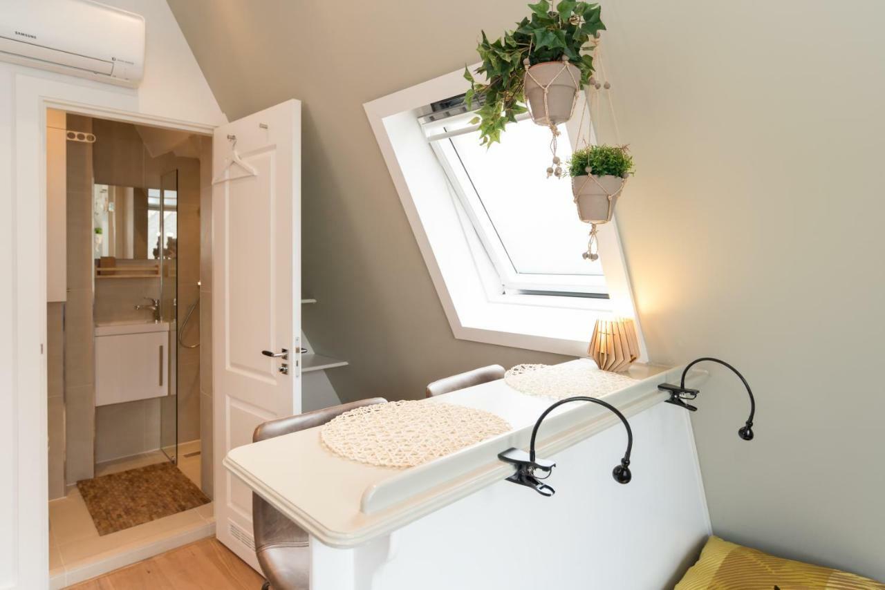 Saint Claire Studio'S Amsterdam Bagian luar foto