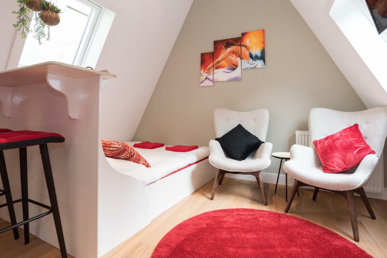 Saint Claire Studio'S Amsterdam Bagian luar foto