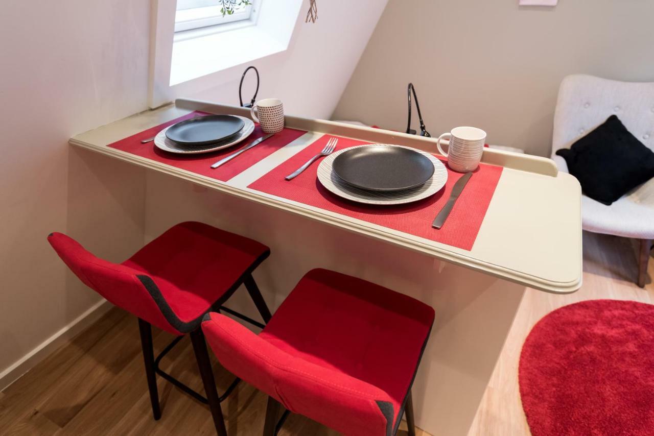 Saint Claire Studio'S Amsterdam Bagian luar foto
