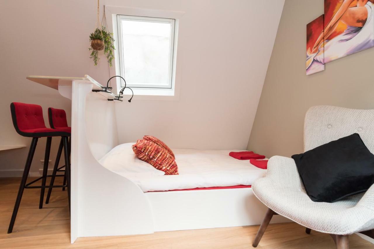 Saint Claire Studio'S Amsterdam Bagian luar foto
